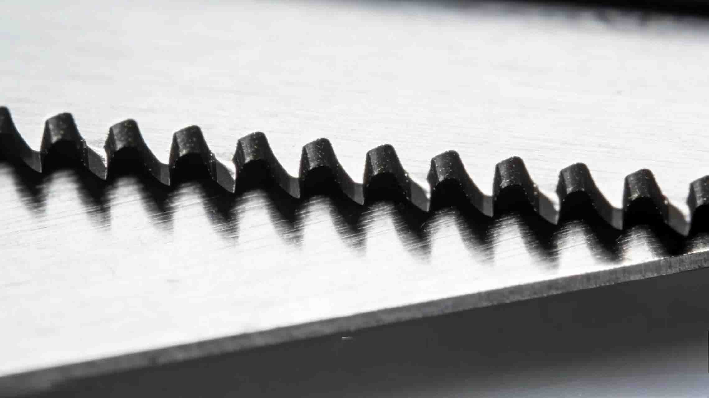 Pourquoi l'industrie de l'emballage préfère les structures à lames dentées